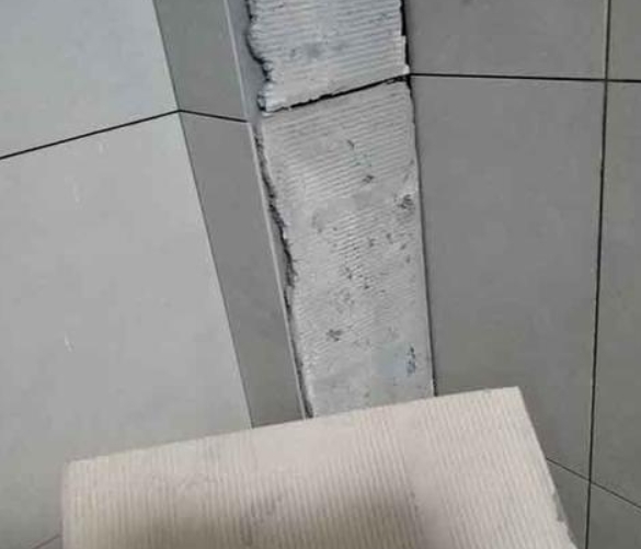 墨竹工卡瓷砖空鼓维修公司分享下厨房瓷砖脱落的补救措施。